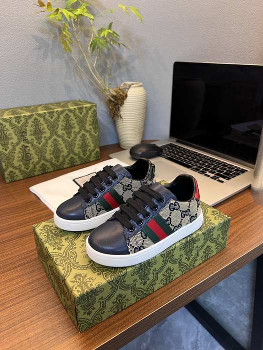 Gucci Men’s Blue Logo Sneakers with Red and Green Stripe