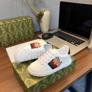 Gucci White Leather Sneakers with Cartoon Bear Patch