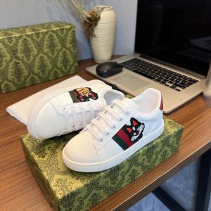 Gucci White Canvas Sneakers with Cat Embroidery and Stripes