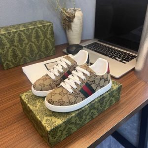 Gucci Men's GG Canvas Sneakers in Brown with Red and Green S