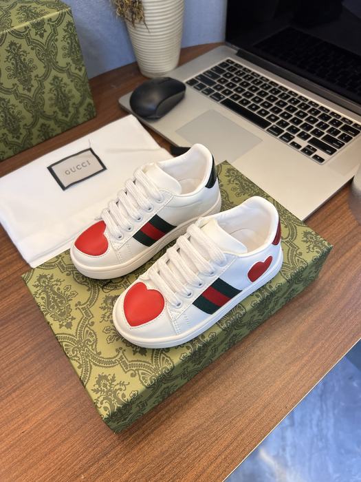 Gucci Heart Detail White Sneakers for Kids with Red Accents