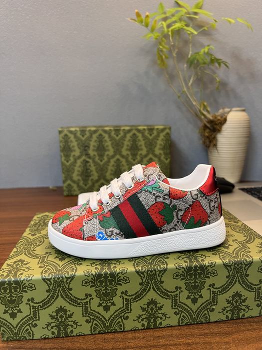 Gucci Strawberry Print Sneakers, Red Green Canvas, Trendy Ca