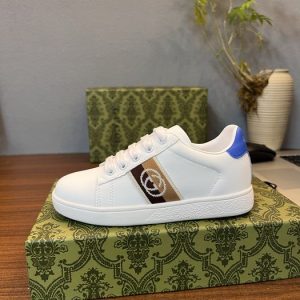 Chic White Leather Sneakers with Blue Accent Fashion Brand