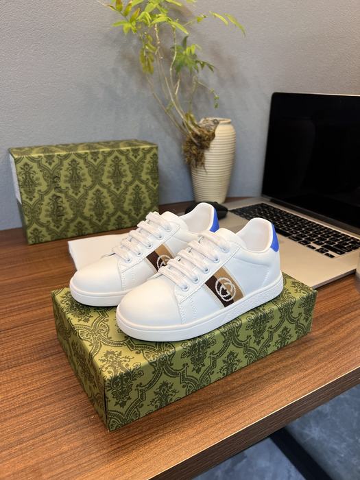 Gucci Men’s White Leather Sneakers with Blue Accents and Log