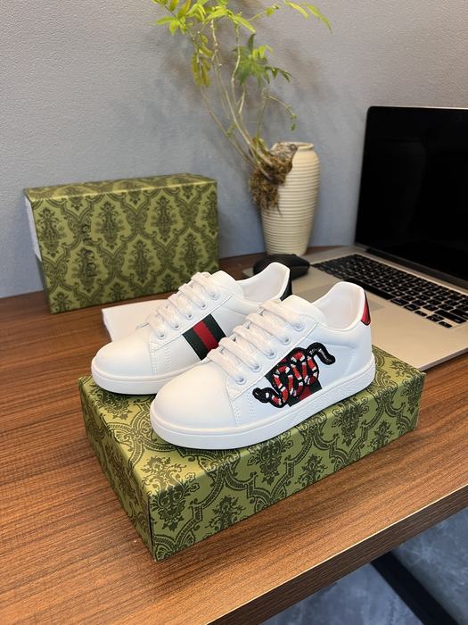 Gucci White Sneaker with Red Snake Design, Leather Casual Sh