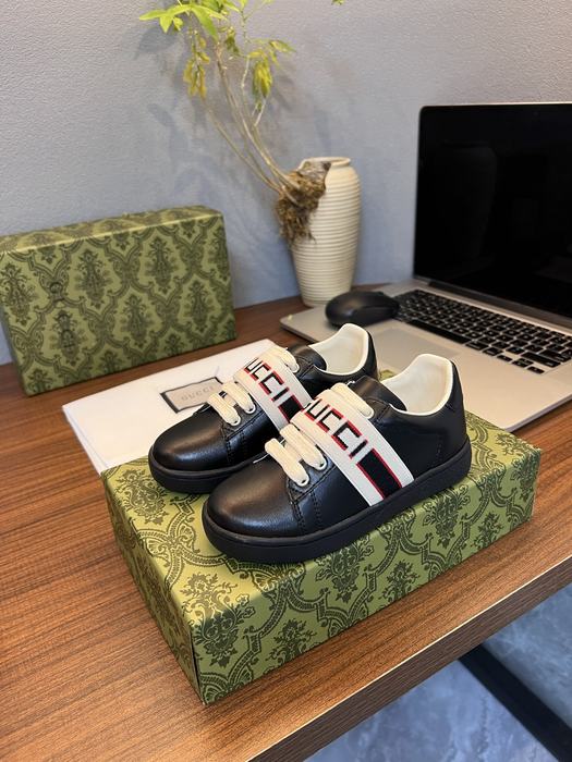 Gucci Kids’ Sneakers in Black Leather with Iconic Stripe Des