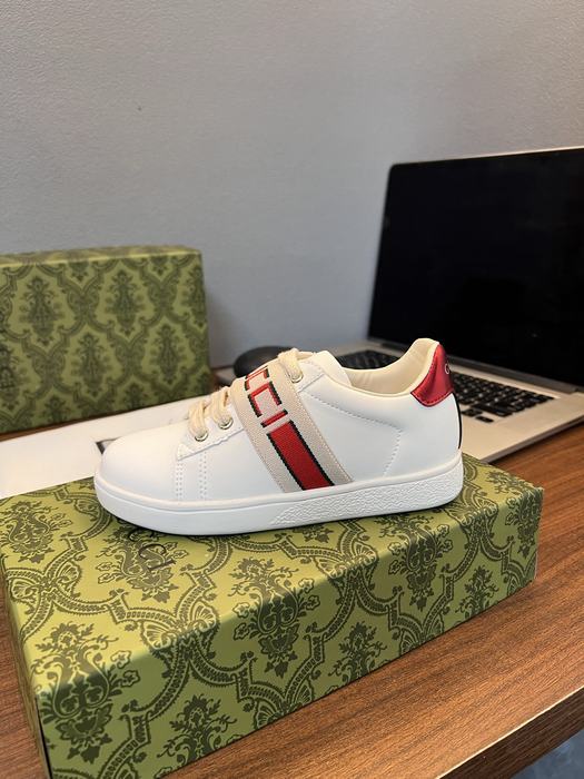 Gucci White Sneakers with Red Stripe Stylish Casual Footwe