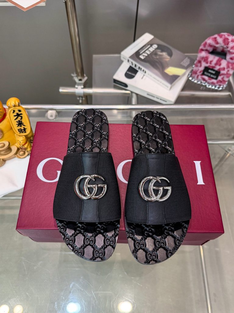 Gucci Women’s Black Logo Slide Sandals in Fabric and Leather