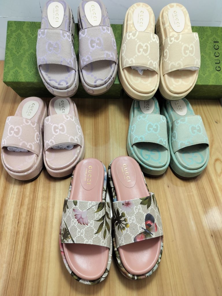 Gucci Women’s Floral Pattern Slide Sandals in Soft Pink, Fab