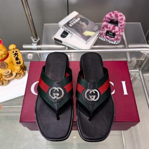 Gucci Men's Black Flip Flops with Green and Red Stripes