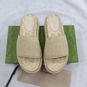 Gucci Women's Beige Logo Slide Sandals GG Canvas, Comforta