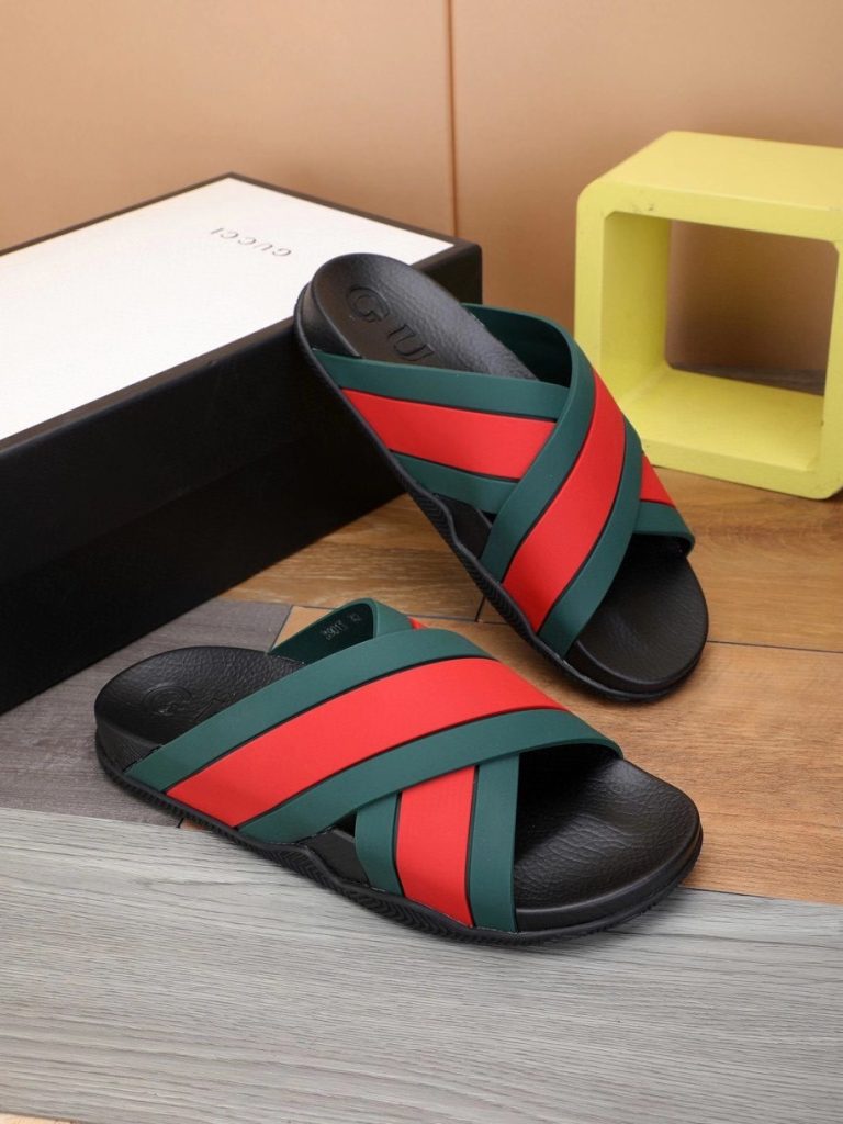 Gucci Men’s Slide Sandals in Green and Red Rubber