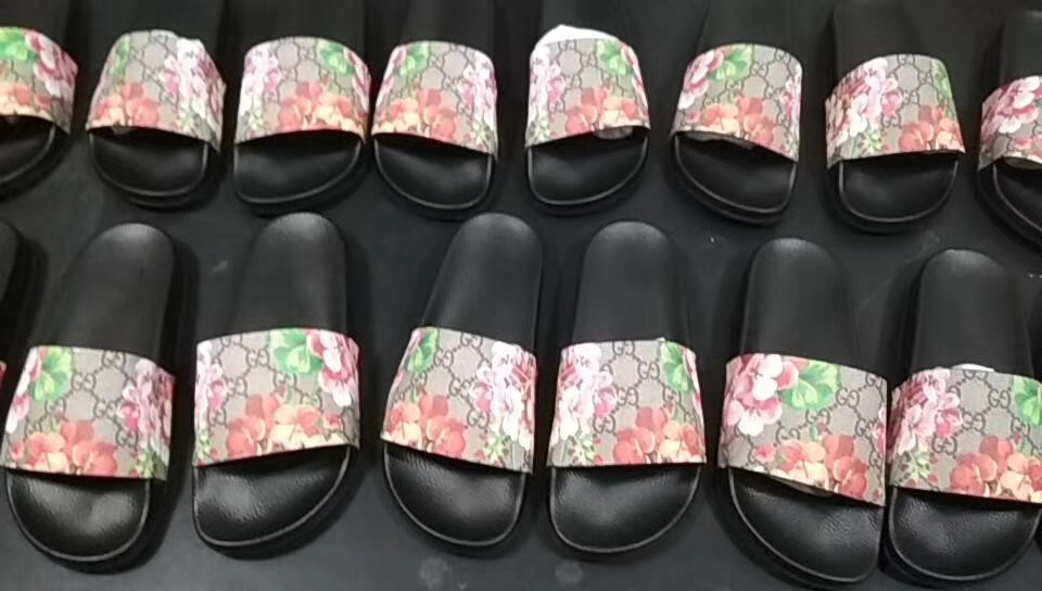 Floral Patterned Slide Sandals for Women Black, Gucci Styl