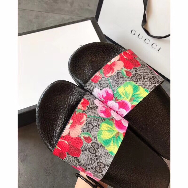 Gucci Floral Print Slide Sandals in Black Leather