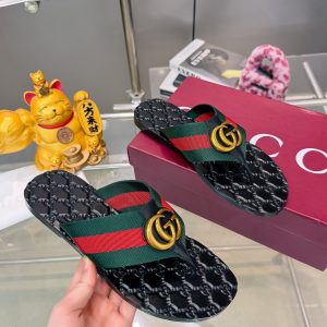 Gucci Women's Black Logo Slide Sandals with Green and Red St
