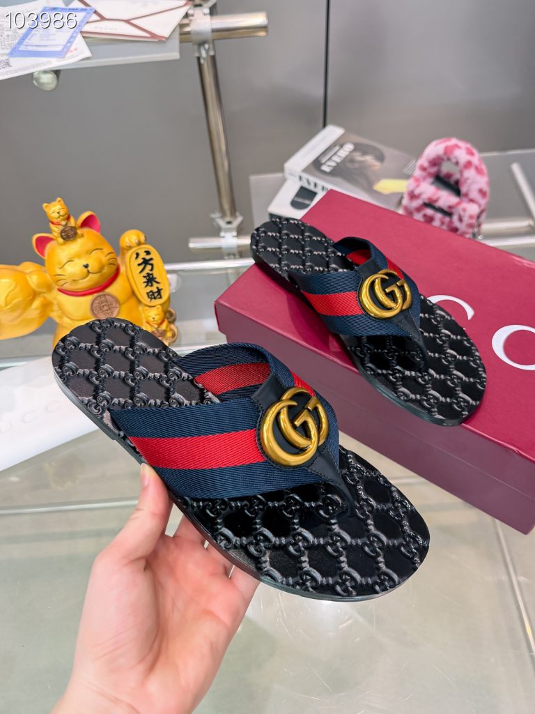 Gucci Men’s Logo Flip Flops in Black and Red Nylon