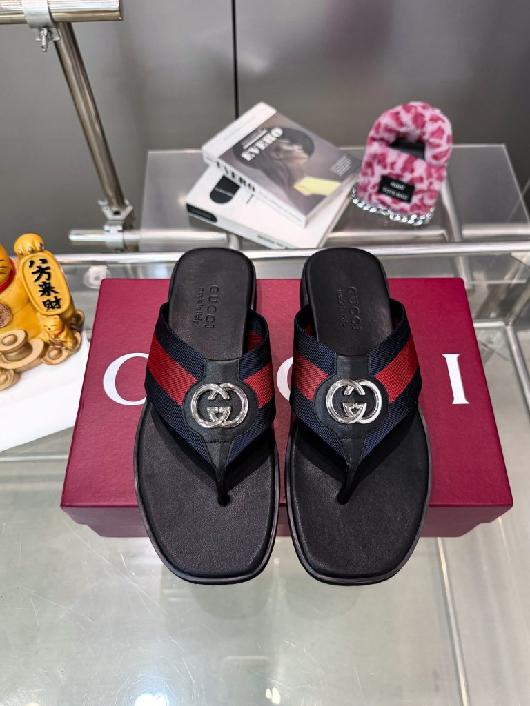 Gucci Men’s Black and Red Flip Flops Stylish Slide Sandals