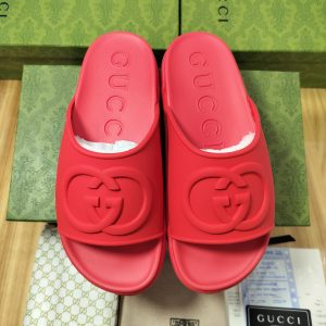 Gucci Red Rubber Slides with Logo Stylish Footwear for Com