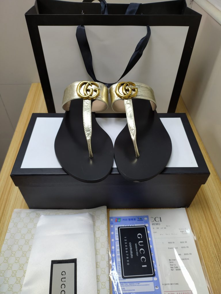 Gucci Gold Logo Flat Sandals for Women Stylish Summer Foot
