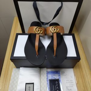 Gucci Women's Brown Leather Flip Flops with Logo Detail