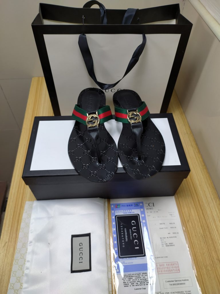 Gucci Black Leather Logo Flip Flops with Green & Red Strap