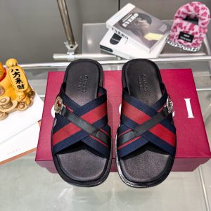 Gucci Men's Navy & Red Striped Slides Luxe Casual Footwear