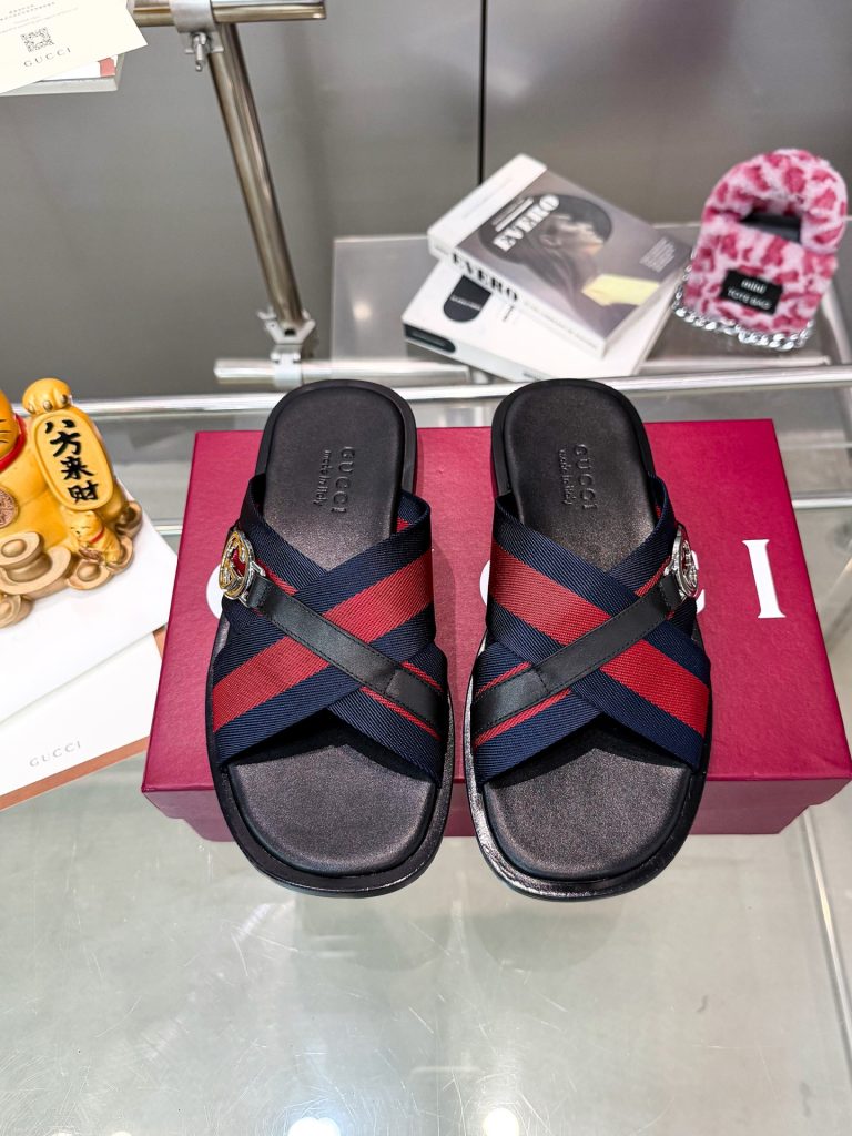 Gucci Men’s Navy & Red Striped Slides Luxe Casual Footwear