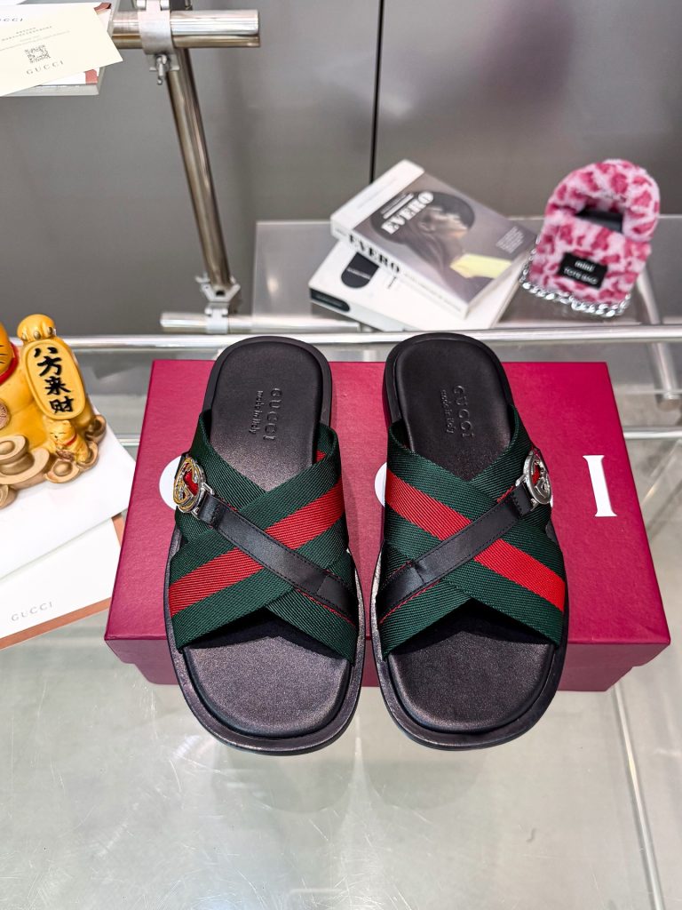 Gucci Men’s Green and Red Striped Slide Sandals in Rubber