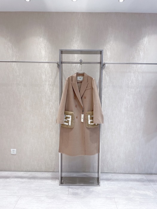 Fendi-Women’s-Beige-Wool-Blend-Double-Breasted-Coat-with-Fur