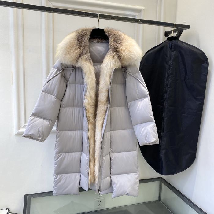 Luxury-Silver-Puffer-Coat-with-Fur-Collar-Women’s-Winter-O