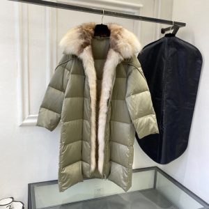 Olive-Green-Puffer-Coat-with-Faux-Fur-Collar