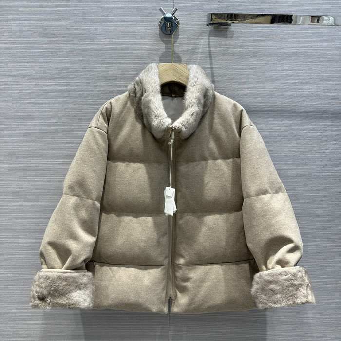 Faux-Fur-Collar-Oversized-Beige-Puffer-Jacket-for-Women