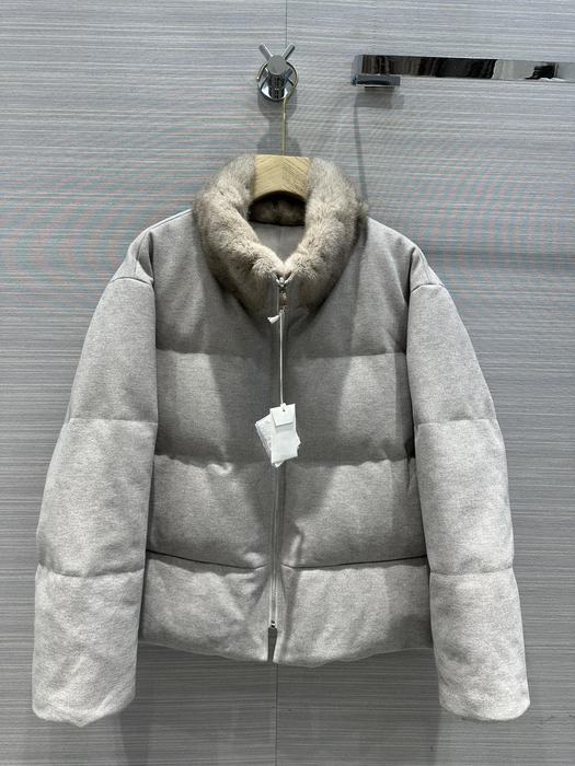 Faux-Fur-Collar-Puffer-Jacket-in-Light-Gray-Cozy-Winter-Ou