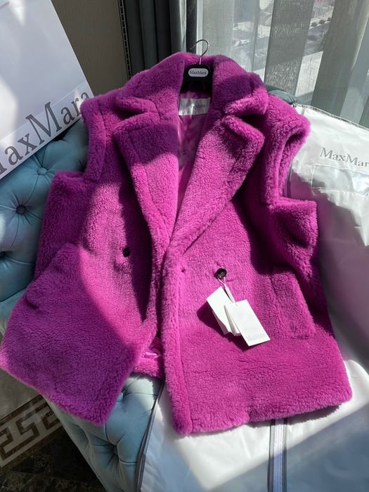 Max-Mara-Women’s-Fuchsia-Sherpa-Vest,-Chic-Faux-Fur-Outerwea