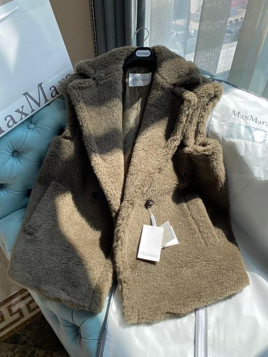 Max-Mara-Olive-Green-Faux-Fur-Vest-Jacket