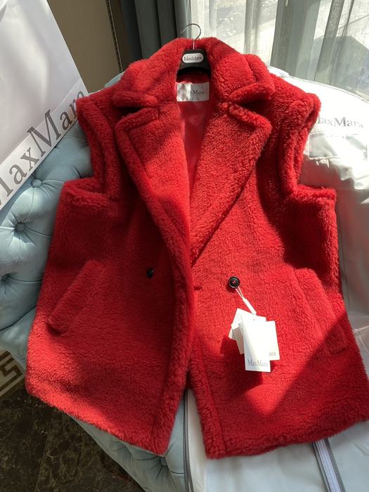 Max-Mara-Women’s-Red-Faux-Fur-Vest-Jacket