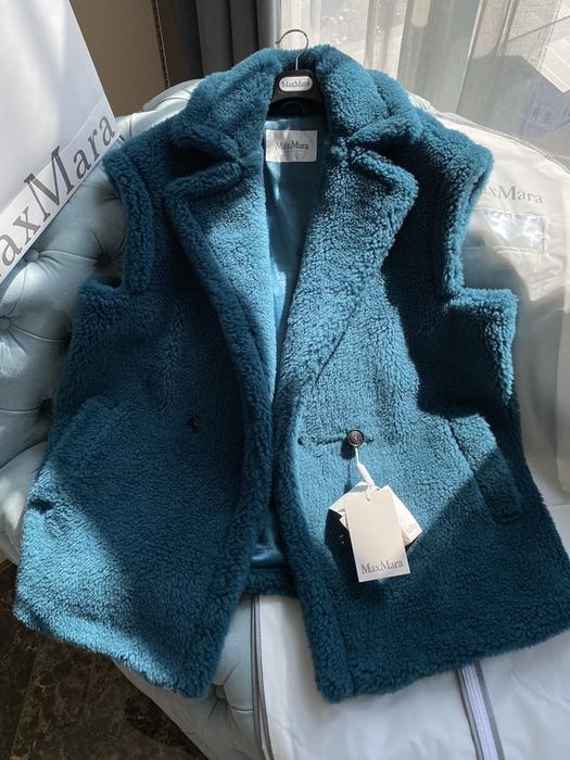 MaxMara-Women’s-Teal-Sherpa-Vest-with-Pockets