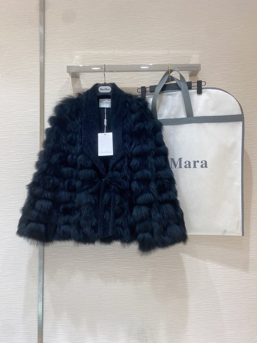 Mara-Noir-Faux-Fur-Jacket-with-Tie-Closure-and-Tote-Bag