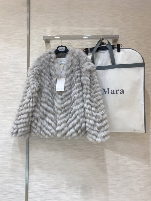 Max-Mara-Women’s-Grey-Striped-Faux-Fur-Jacket-with-Carry-Bag