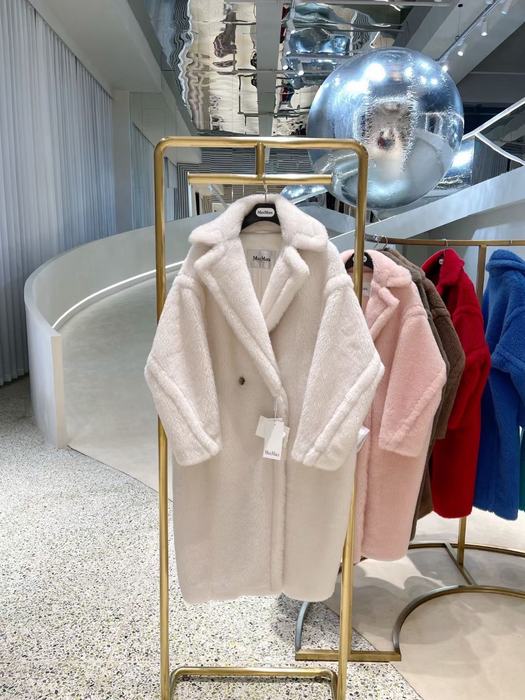 Cozy-White-Faux-Fur-Oversized-Coat-for-Winter-by-Malina