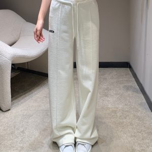 Women's-White-Wide-Leg-Sweatpants-in-Cozy-Fabric-Casual-St