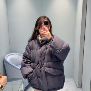 Oversized-Puffer-Jacket-in-Dark-Gray-and-Beige-Stylish-Win