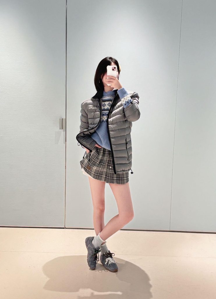 Miu-Miu-Women’s-Stylish-Puffer-Jacket-in-Grey-and-Brown,-Coz