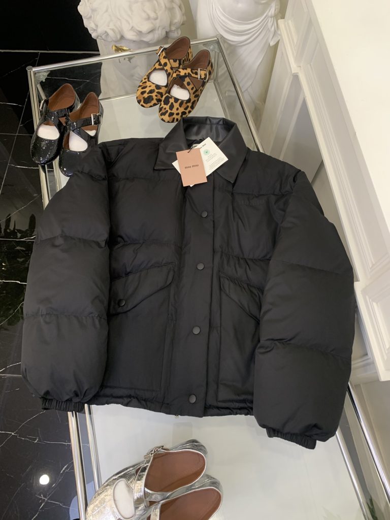 MUU-Black-Puffer-Jacket-Stylish-&-Warm-Winter-Outerwear