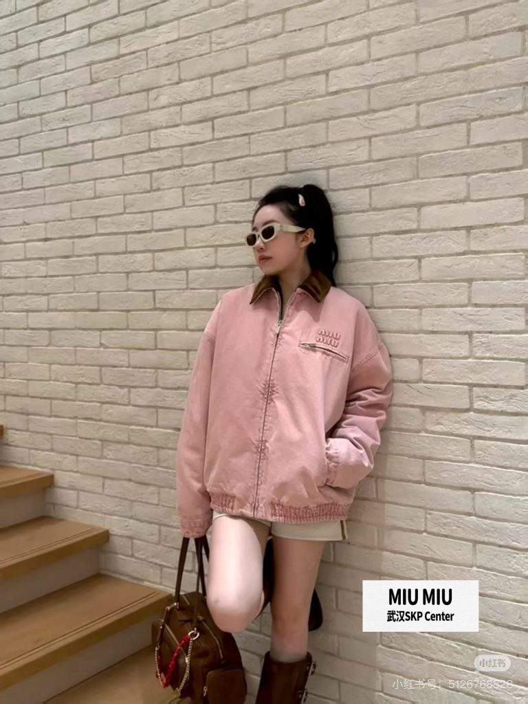 MIU-MIU-Pink-Cotton-Oversized-Jacket-with-Brown-Collar