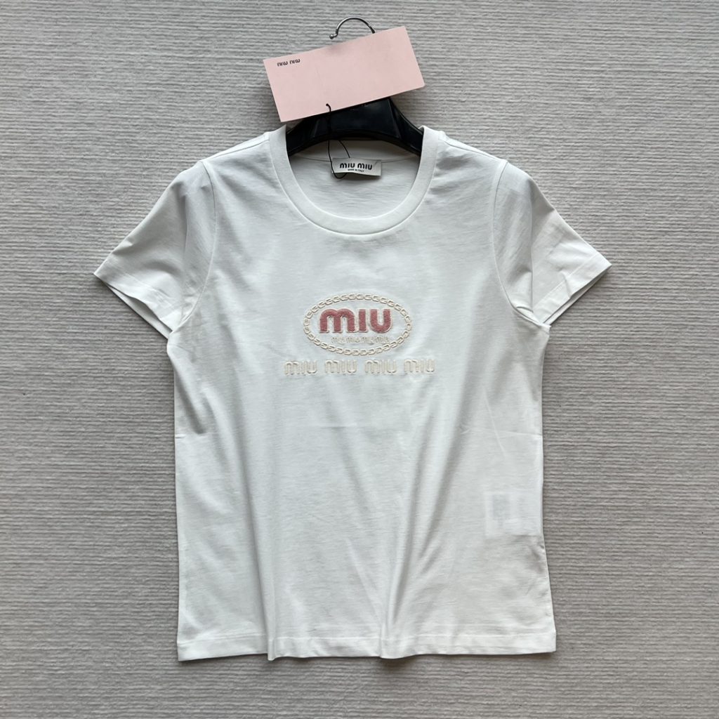MIU-MIU-Women’s-Cotton-Logo-T-Shirt-in-White-and-Black,-Casu