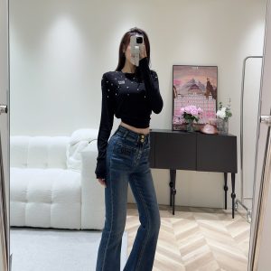 Black-Pearl-Studded-Crop-Top-with-High-Waisted-Flare-Jeans