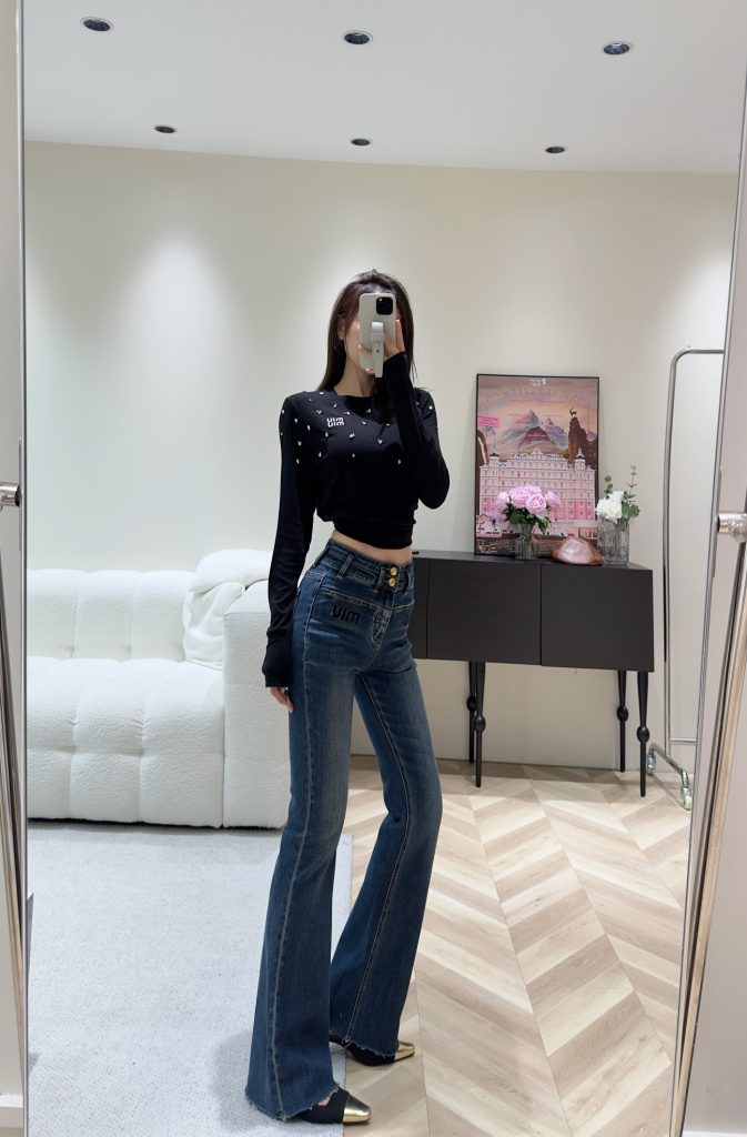 Black-Pearl-Studded-Crop-Top-with-High-Waisted-Flare-Jeans