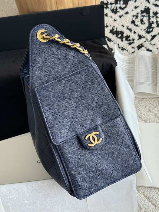 Chanel Black Quilted Drawstring Shoulder Bag 001