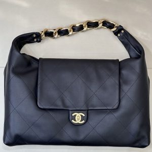 Chanel Black Quilted Leather Shoulder Bag 004